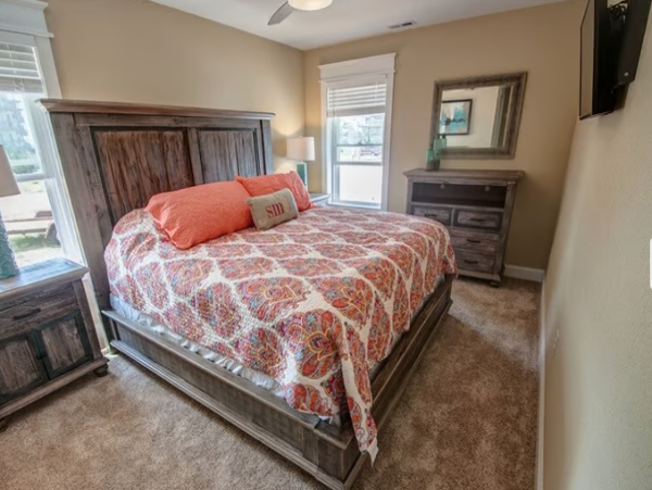 Luxurious Oceanfront Estate in Kill Devil Hills - Perfect for Large Groups